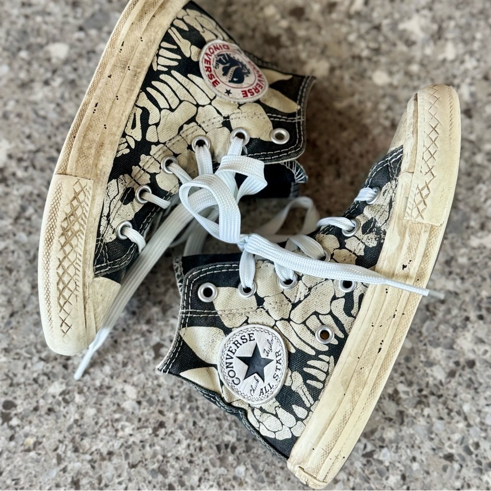 Converse Kids l High-Top T-Rex Sneakers l Size:11C - Picture 2 of 11